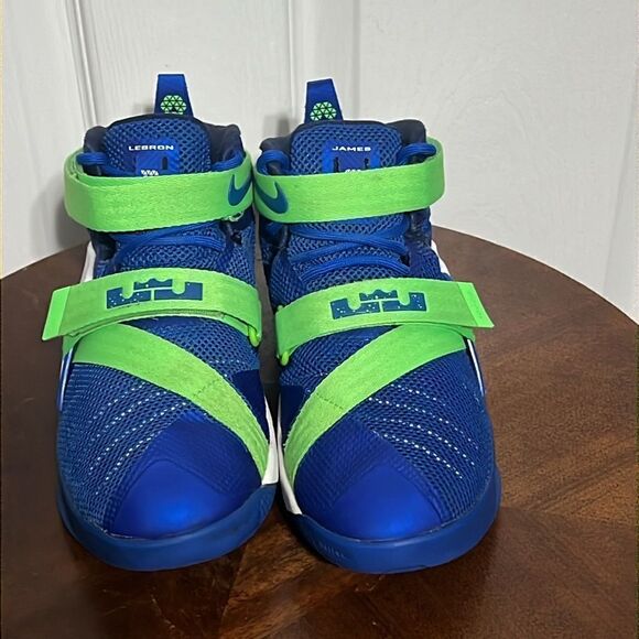 🔥🏀 NIKE LEBRON SOLDIER 9 IX Boys Size 5Y Royal Blue 776471-441 - EXCELLENT - Picture 3 of 11